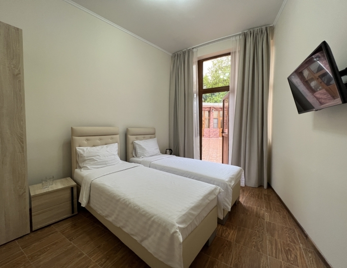 Семейный 2-местный 2-комнатный Стандарт корпус Прибрежный - Парк-отель «Кавказ» Гагра