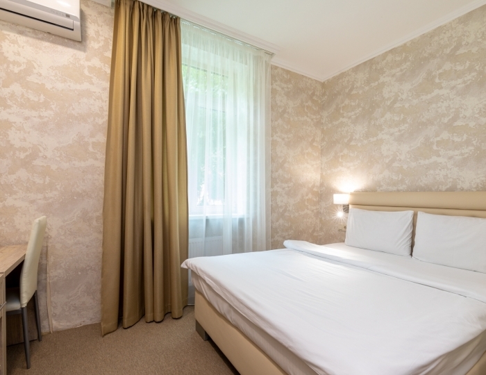 Улучшенный 2-местный 1-комнатный без балкона (вид на парк) - Парк-отель «Кавказ» Гагра