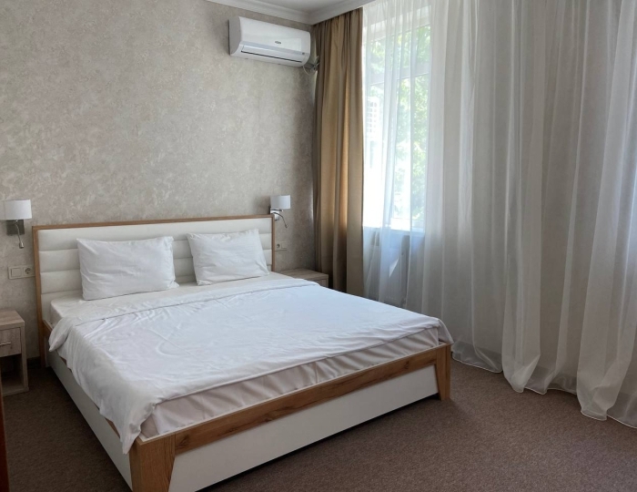 Сюит 2-местный 3-комнатный без балкона вид на парк - Парк-отель «Кавказ» Гагра