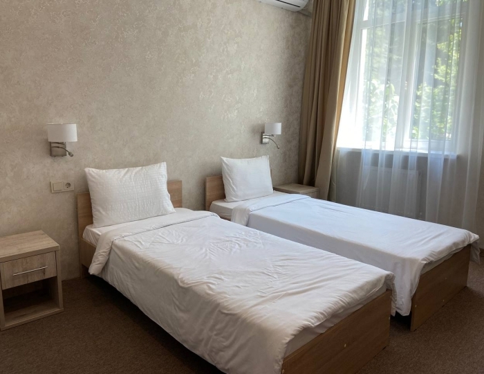 Сюит 2-местный 3-комнатный без балкона вид на парк - Парк-отель «Кавказ» Гагра