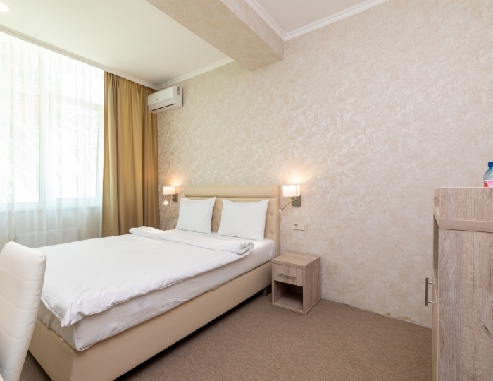 Семейный 2-местный 2-комнатный без балкона вид на парк - Парк-отель «Кавказ» Гагра